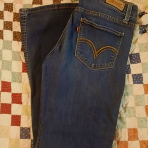 Women's Levi Jeans